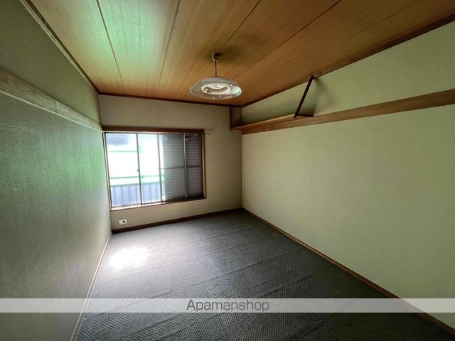 ハイツ西川の居間写真