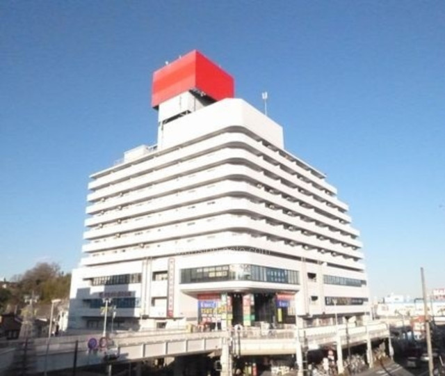 ショッピングセンター　サンビーチ追浜（ショッピングセンター）まで672m