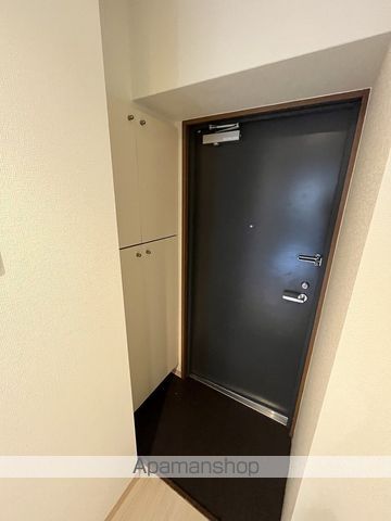 ＪＲ東西線 新福島駅 徒歩2分 10階建 築27年の玄関写真