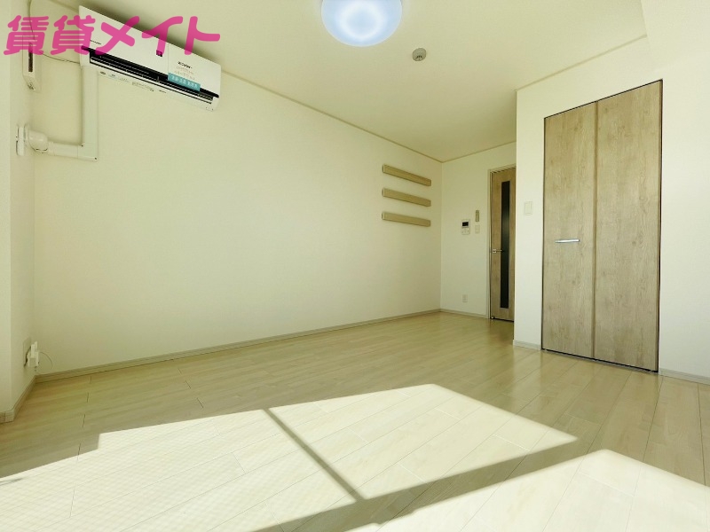 居室・リビング　同型別部屋写真