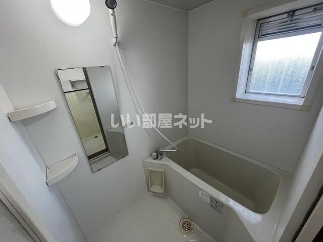 ＪＲ日南線 南宮崎駅 徒歩16分 4階建 築44年の風呂写真