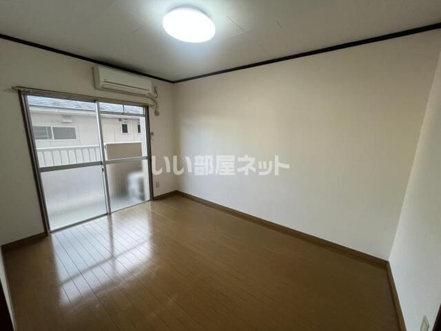 ＪＲ日南線 南宮崎駅 徒歩16分 4階建 築44年の居間写真