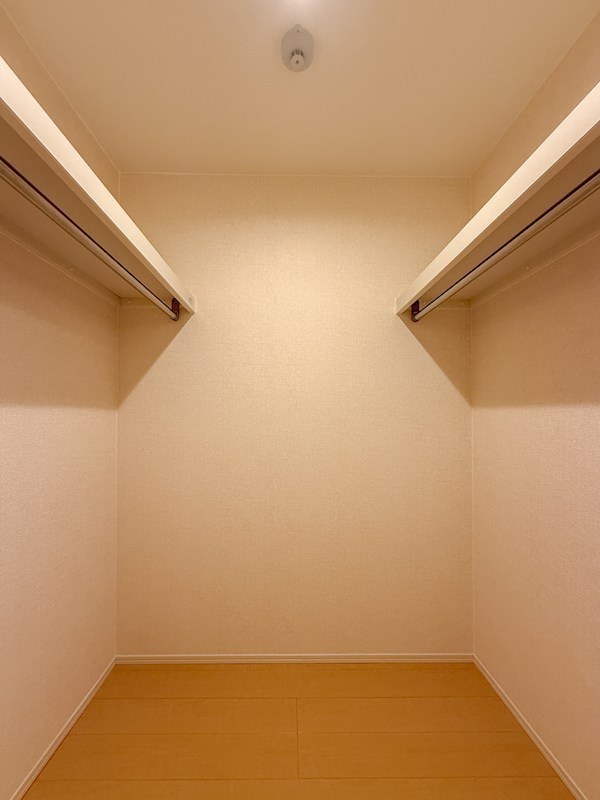 アルファオメガの内装写真
