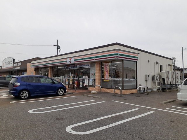 コンビニ　セブンイレブン 高岡能町店（コンビニ）まで442m