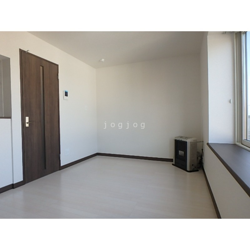 その他部屋・スペース　日当たりの良い明るいお部屋です。