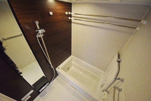 バス・シャワールーム　※別部屋参考写真