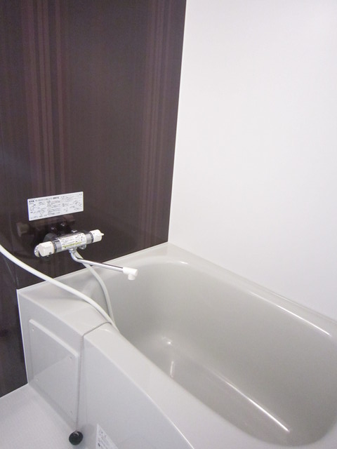 バス・シャワールーム　「人気条件のバス・トイレ別です」