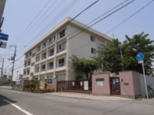 中学校　大東市立諸福中学校（中学校）まで181m