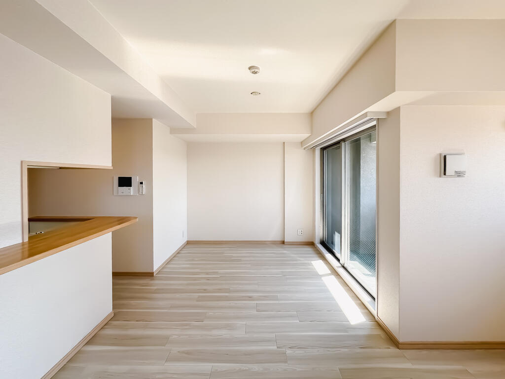 居室・リビング　※写真は類似間取り別部屋。色味等異なる場合があります。