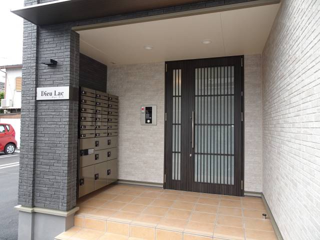 エントランス　オートロック・宅配ＢＯＸ付き！