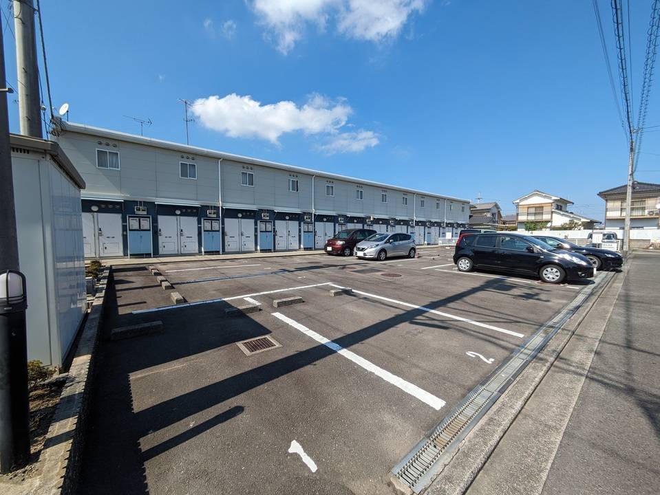 駐車場　駐車場