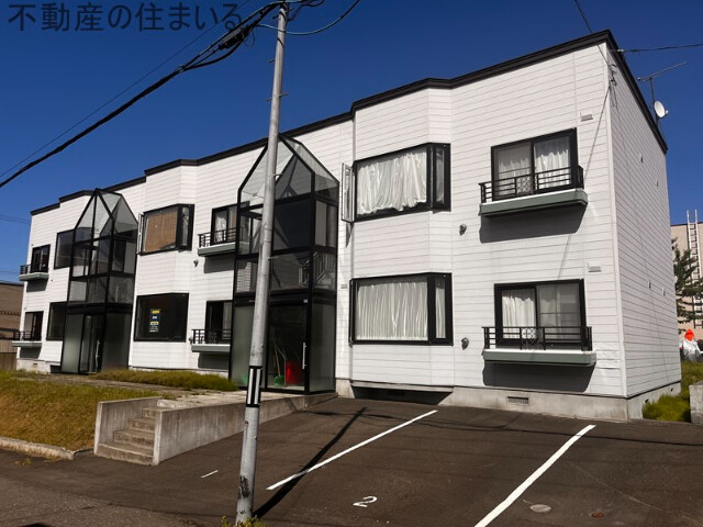札幌市南区藤野三条のアパートの建物外観