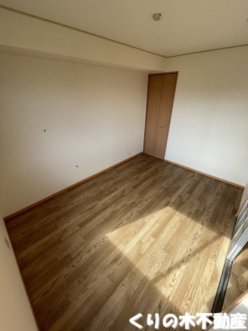 その他部屋・スペース　広くて明るい寝室