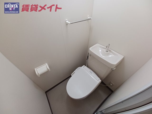 【津市一志町片野のアパートのトイレ】
