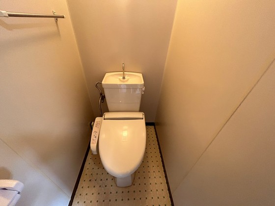 トイレ　※別号室のお写真です