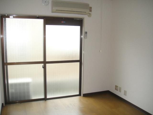 その他部屋・スペース　☆南向きで明るさ◎の居住です☆