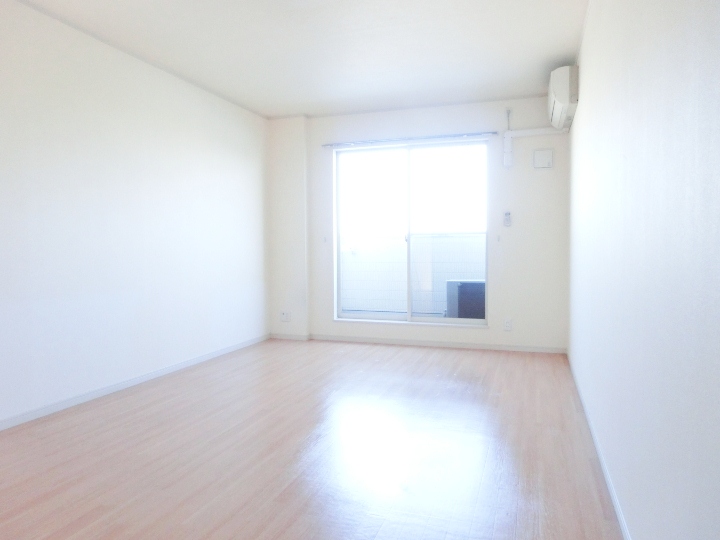 居室・リビング　使いやすい居間です