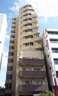 新宿区大京町のマンションの建物外観
