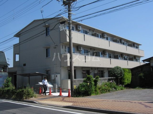 藤沢市立石のアパートの建物外観