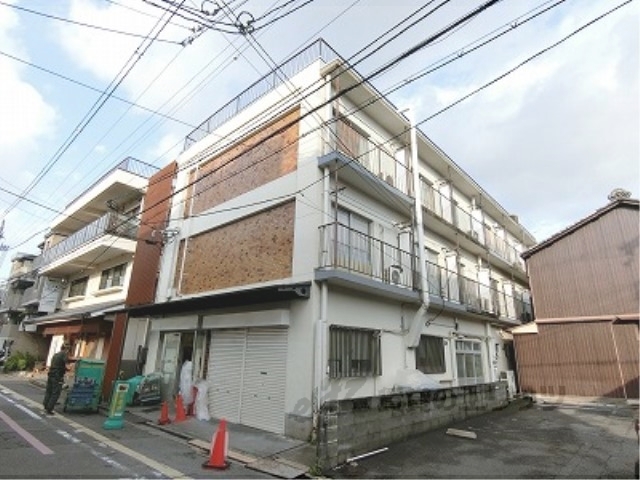京都市中京区松本町のマンションの建物外観