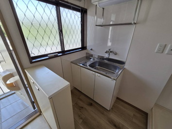 その他部屋・スペース　キッチン、冷蔵庫置き場、洗濯機置き場
