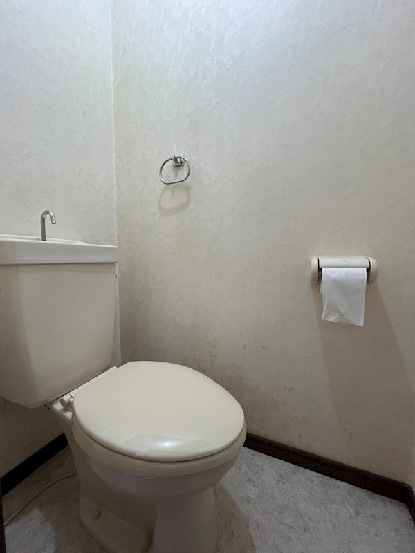 トイレ　※同仕様写真