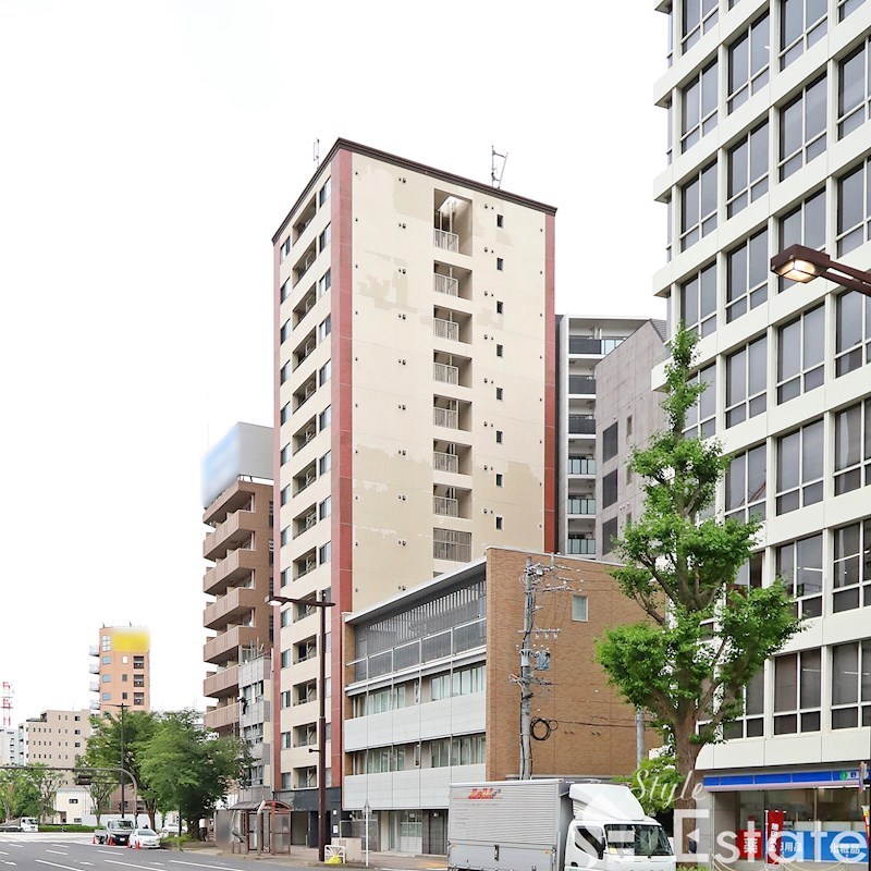 名古屋市東区代官町のマンションの建物外観