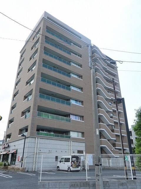 葛飾区西新小岩のマンションの建物外観