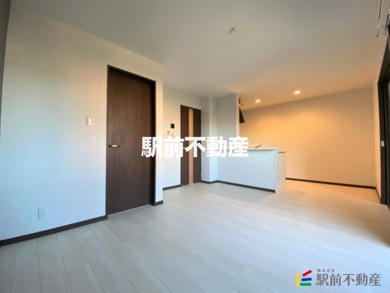 居室・リビング　２０１号室写真流用