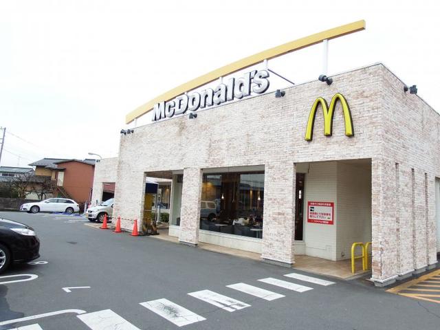 飲食店　マクドナルド妻田店（飲食店）まで552m