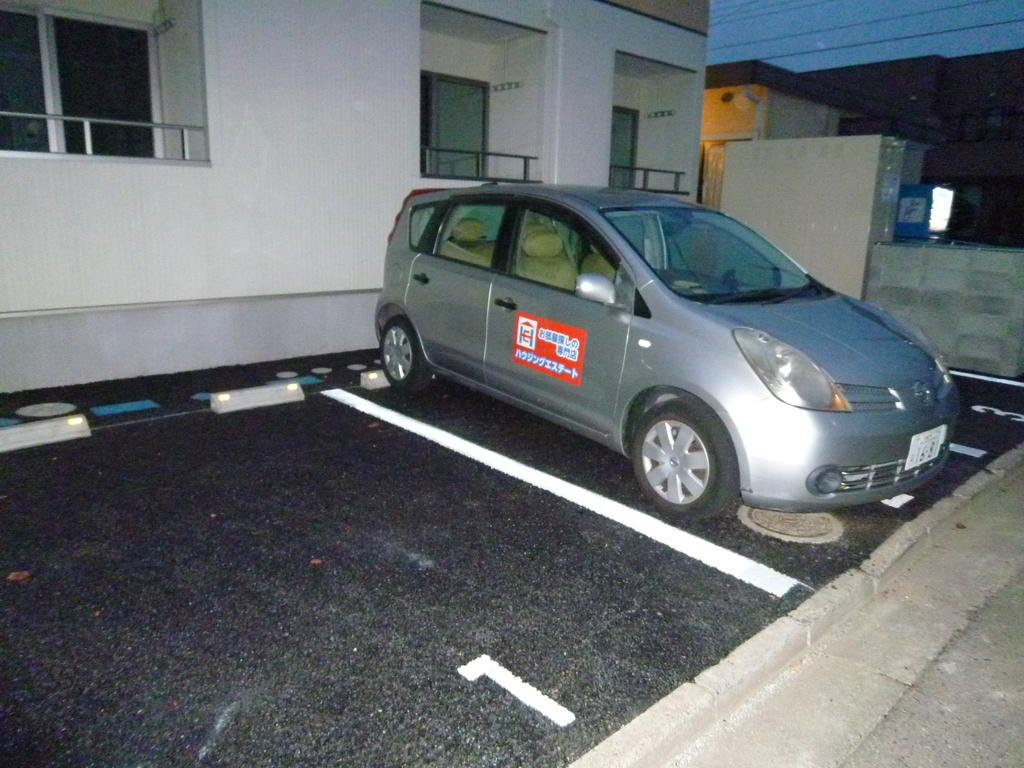 【プランドール銀杏町の駐車場】