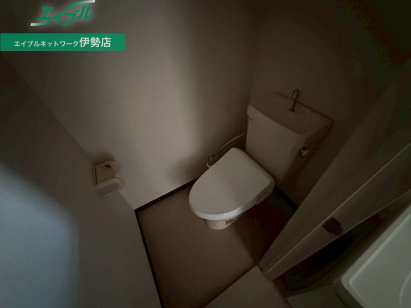 トイレ　同物件別室の画像です