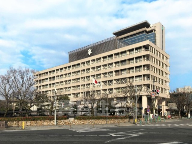 役所　高槻市役所（役所）まで2359m