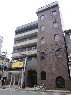 京都市下京区葛籠屋町のマンションの建物外観