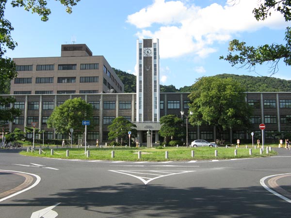 【フォレスト備前原A(東棟)の大学・短大】