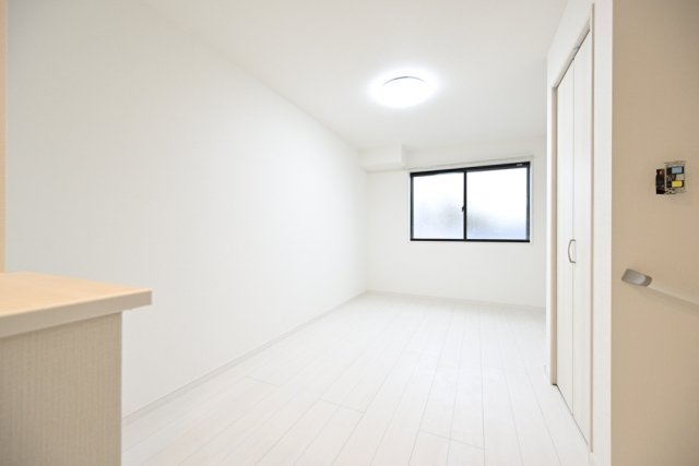 居室・リビング　こちらの居間で趣味の時間をお楽しみください