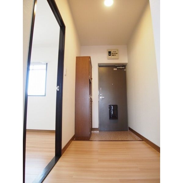 玄関　現況優先です。