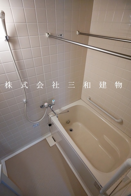 バス・シャワールーム　同間取り別室の参考写真です