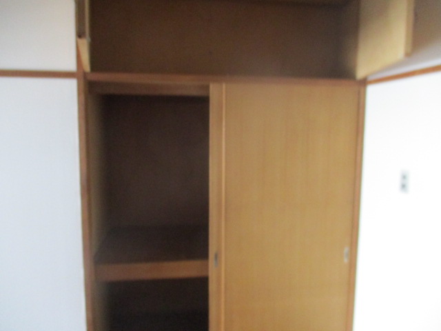 収納　天袋も付いてたっぷり収納できます。