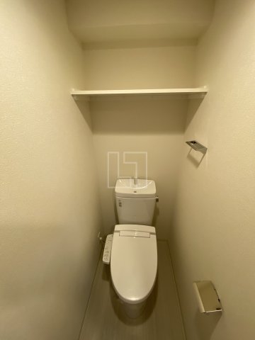 トイレ　プレサンス堺筋本町駅前シェル　温水洗浄便座