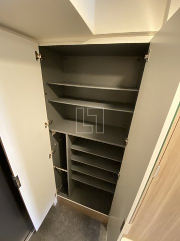 収納　プレサンス堺筋本町駅前シェル　シューズボックス