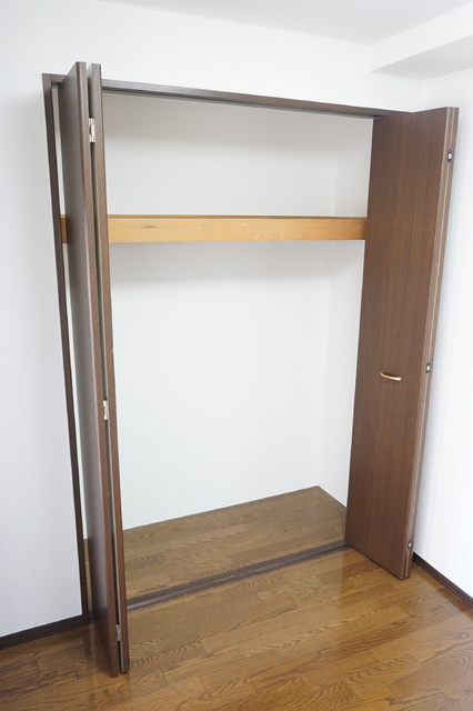 収納　★★３帖の洋室にある収納です♪★★※同タイプ参考写真