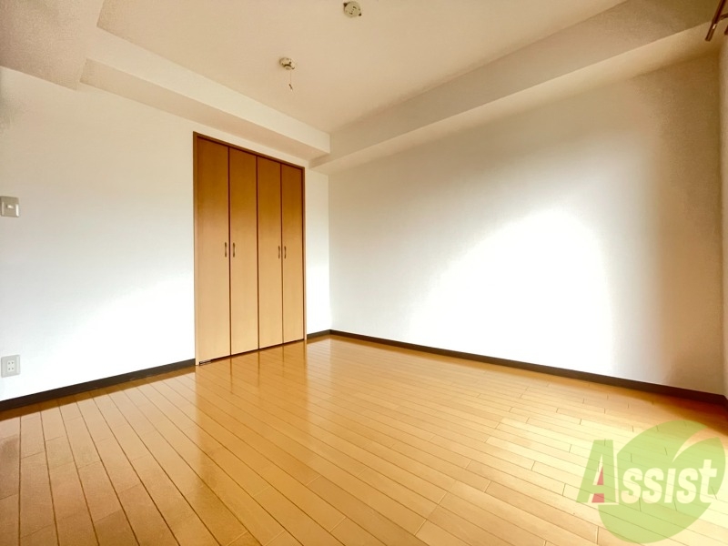 その他部屋・スペース　こちらが寝室です。５．９帖あり広々と使えますね。