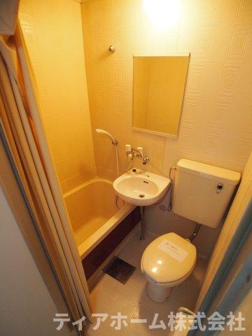 洗面設備　脱衣スペースもあります