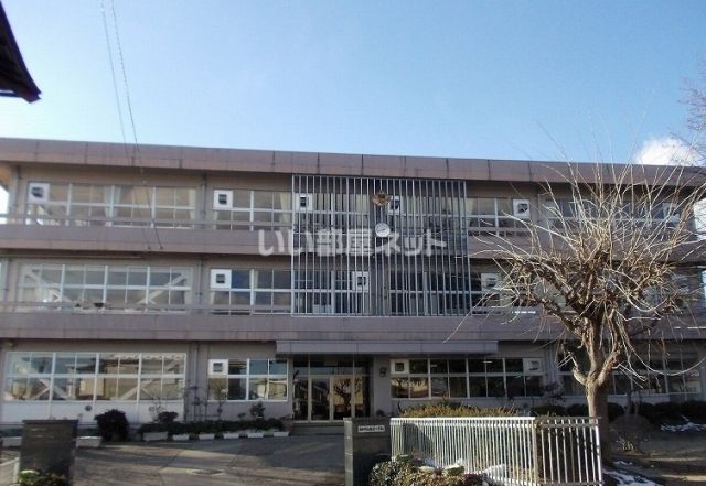 小学校　桑折町立醸芳小学校（小学校）まで356m