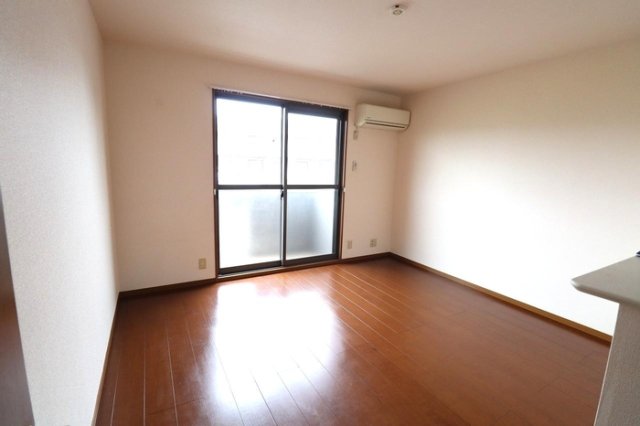 居室・リビング　リビング（エアコン付き）