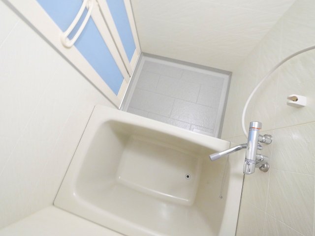 バス・シャワールーム　ゆったり過ごせるお風呂です