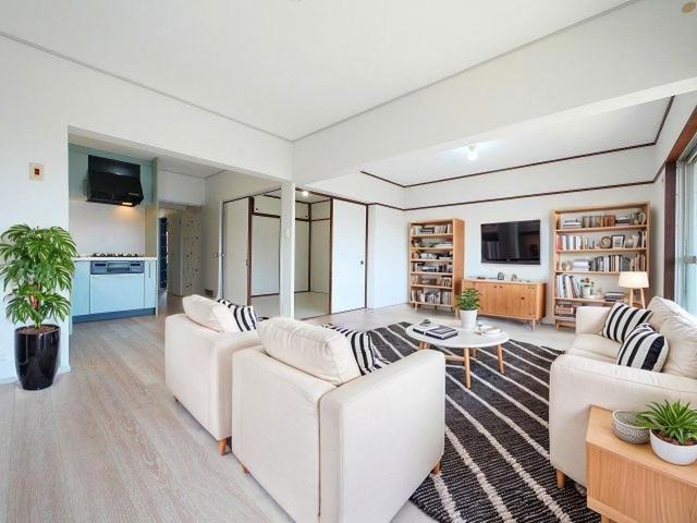 居室・リビング　CGで家具等を配置したもので家具等は含まれません