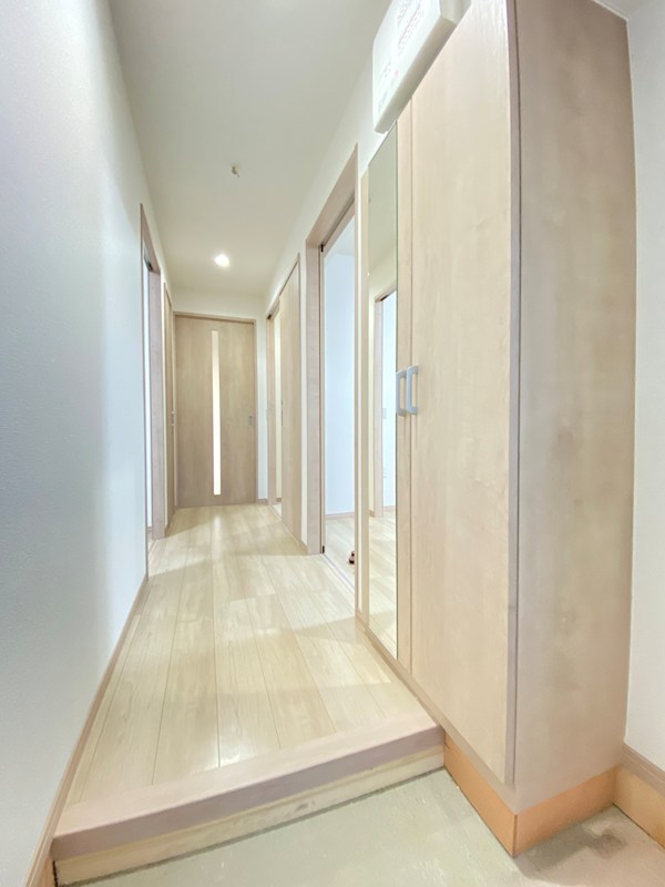 玄関　106号室の写真です。照明器具はつきません◎図面や画像と現況