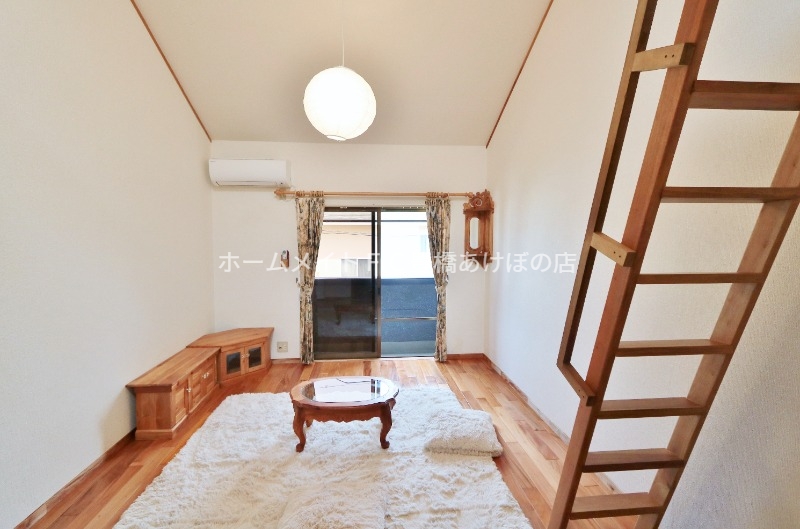 居室・リビング　同型別部屋写真